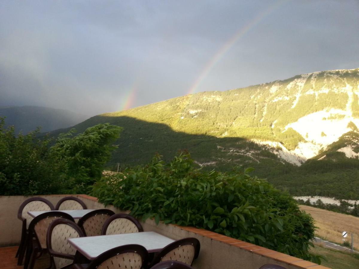 Mas Du Colombier Bed & Breakfast แซ็ง-อองเดร-เลส์-แซลปส์ ภายนอก รูปภาพ
