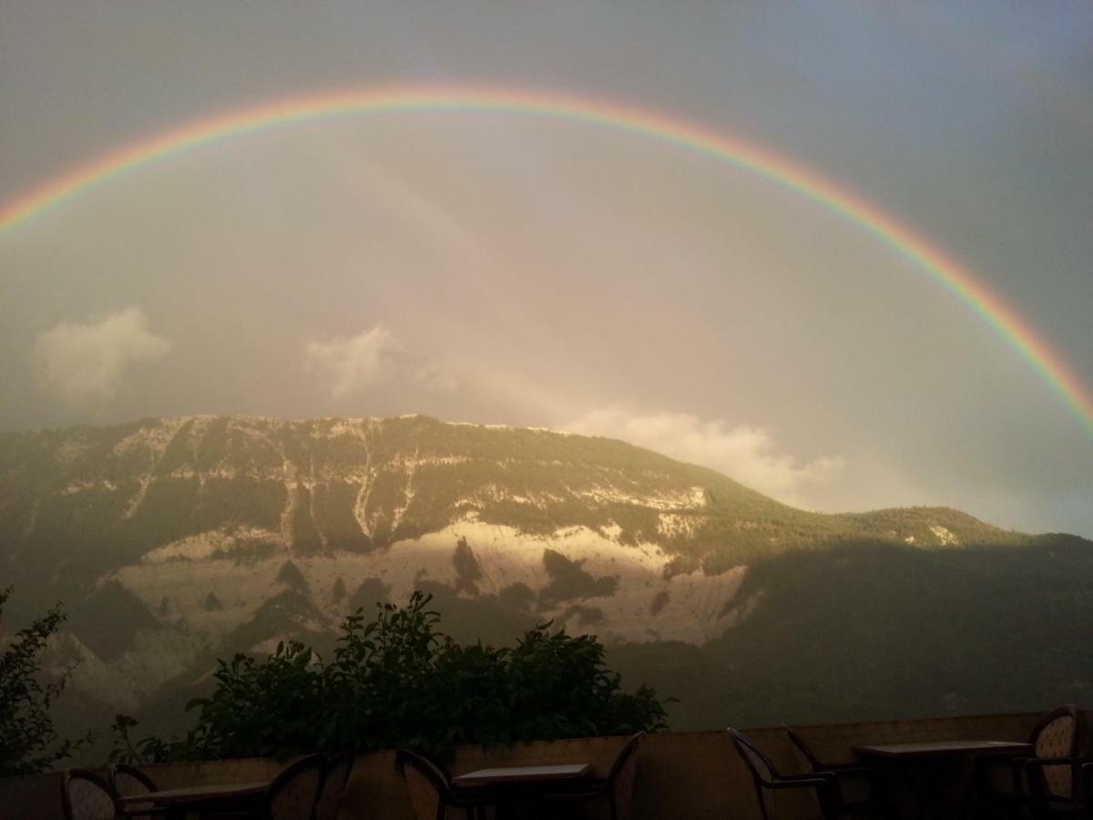 Mas Du Colombier Bed & Breakfast แซ็ง-อองเดร-เลส์-แซลปส์ ภายนอก รูปภาพ